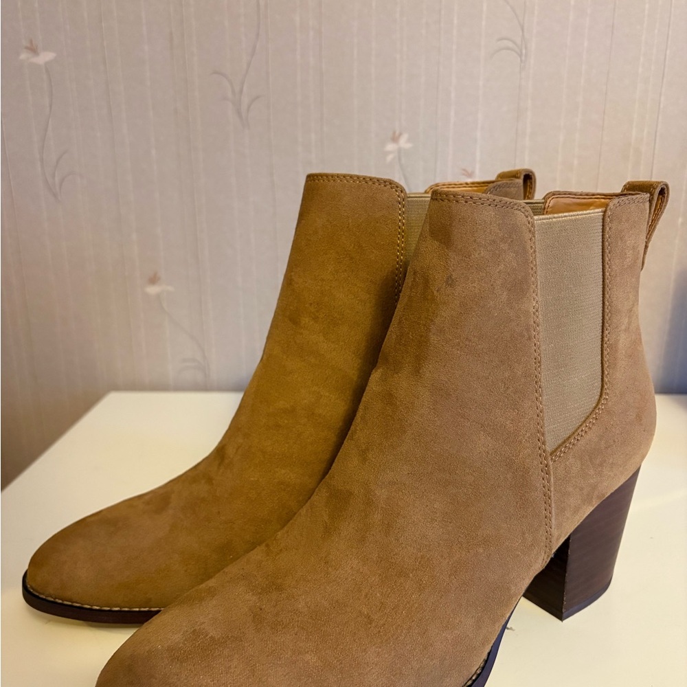 NEW J.Crew Microsuede Walnut Heeled Boots Women’s Size 10 - Picture 2 of 10